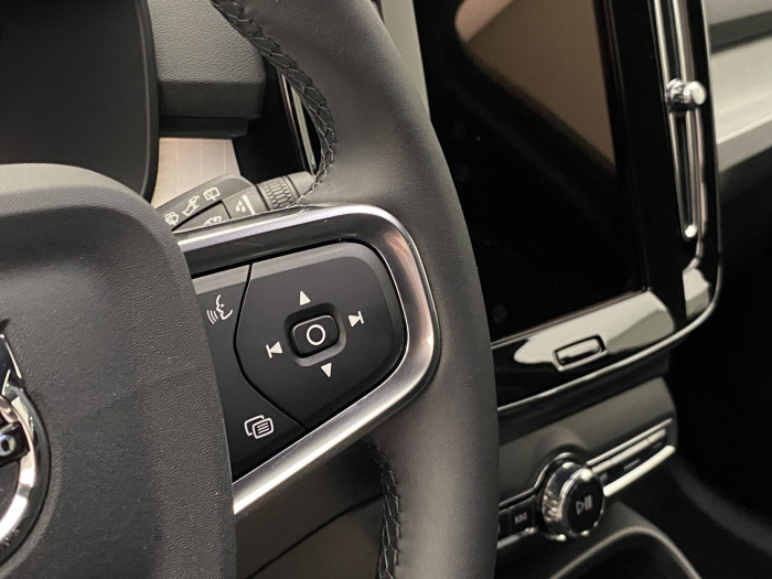 Volvo XC40 B3 DARK PLUS AUT CZ