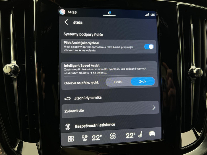 Volvo V60 B4 DARK PLUS