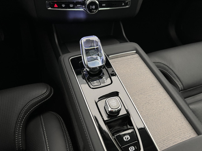 Volvo XC90 T8 AWD RECHRAGE ULTRA DARK AUT