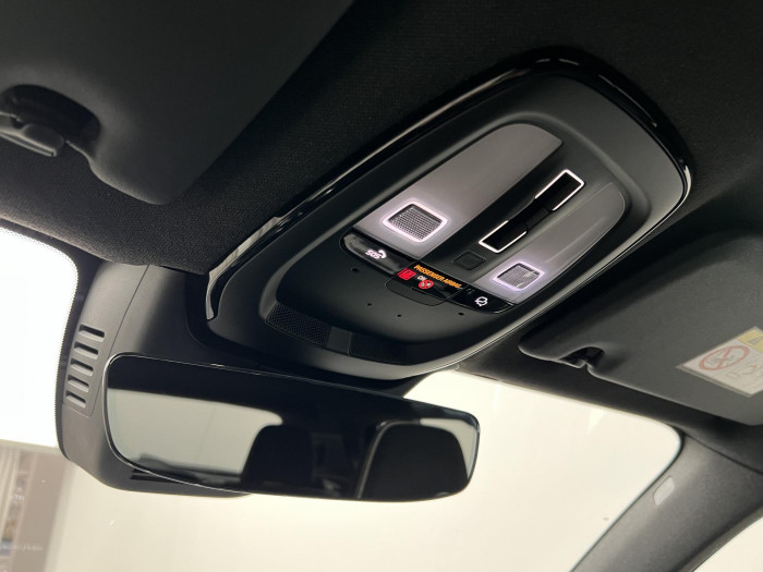 Volvo XC40 B3 ULTRA DARK AUT CZ 1.maj.