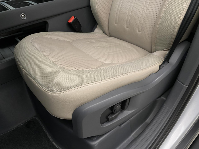 Land Rover Defender P400 SE AWD AUT REZERVACE 3.0 SE