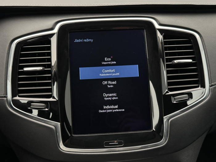 Volvo XC90 T6 AWD INSCRIPTION AUT 7 MÍST