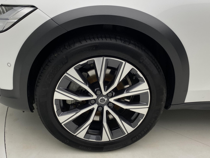 Volvo V90 CC B4 AWD ULTIMATE AUT CZ 2.0 CC CC