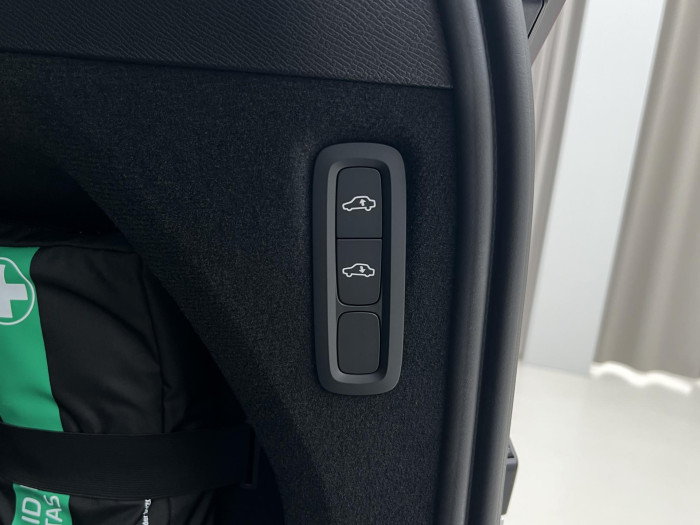 Volvo XC90 T8 AWD RECHARGE DARK ULTRA AUT