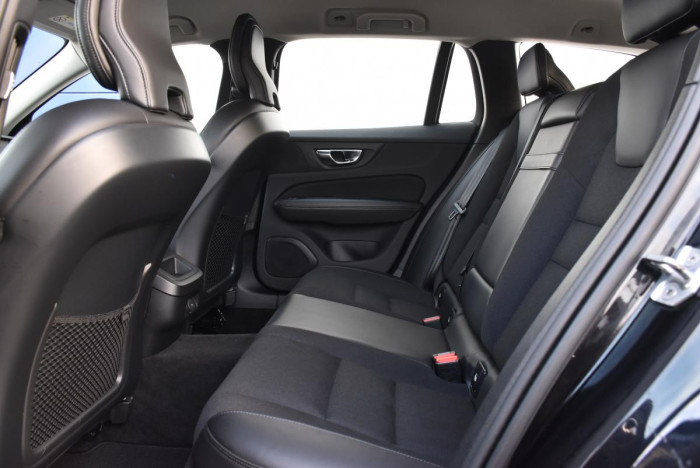 Volvo V60 B4 MOMENTUM REZERVACE 2.0 Momentum