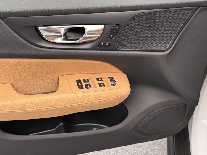 Volvo V60 CC T5 AWD PRO AUT CZ 2.0 CC CC