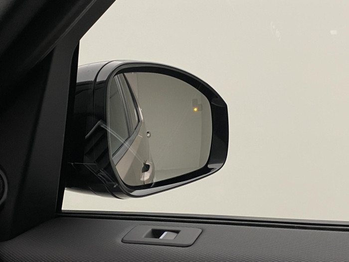 Land Rover Discovery D250 Dynamic SE REZERVACE 3.0 d Dynamic SE