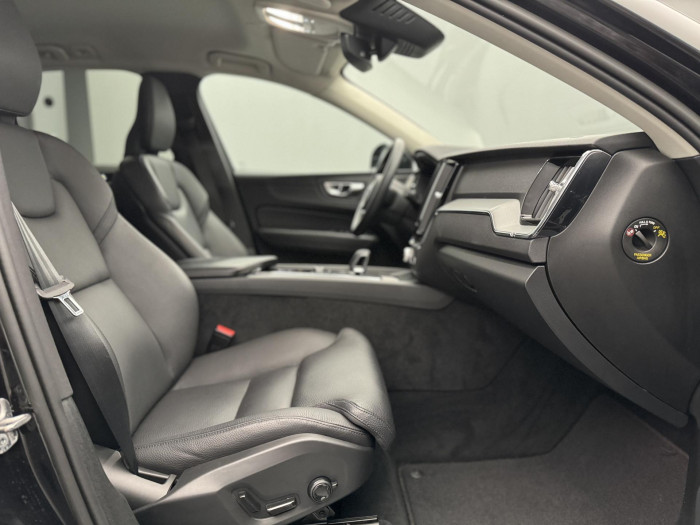 Volvo XC60 B4 AWD DARK PLUS AUT