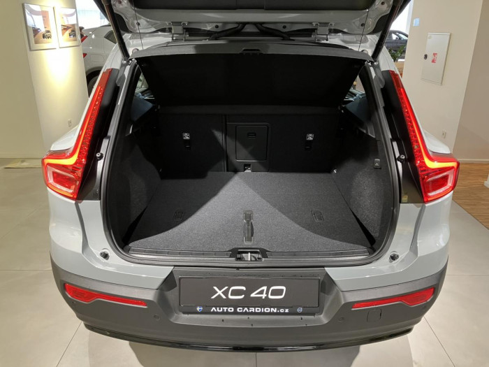Volvo XC40 B3 AUT DARK PLUS 2.0 Plus