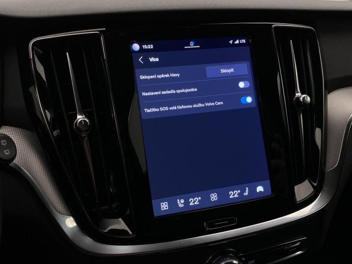 Volvo V60 T6 AWD PLUG-IN DARK PLUS CZ