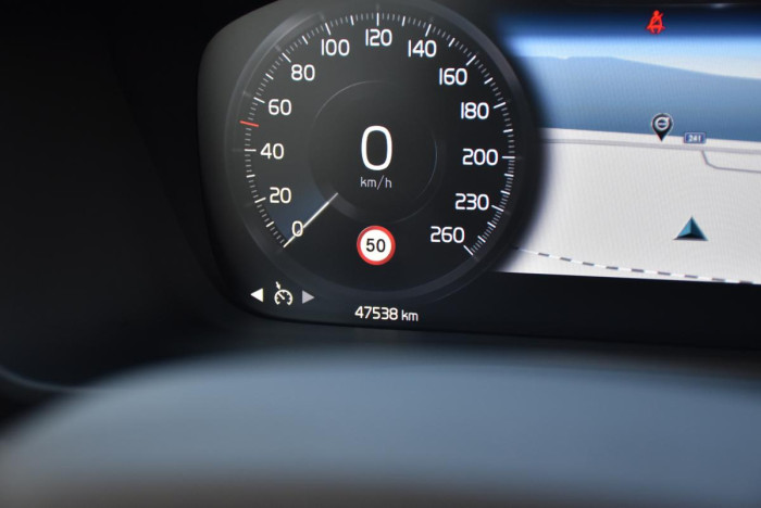 Volvo XC40 B4 R-DESIGN AUT 1.maj.