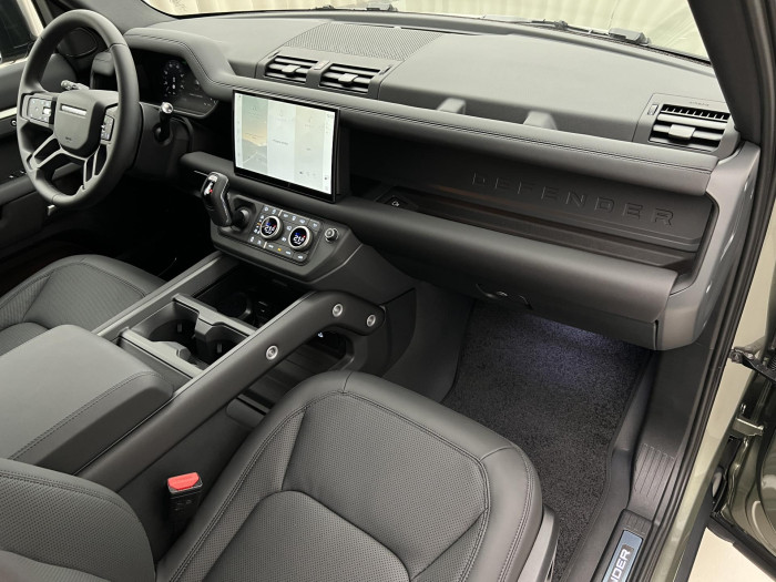 Land Rover Defender 110 D300 X-DYNAMIC SE AWD AUT 3.0 d Dynamic SE