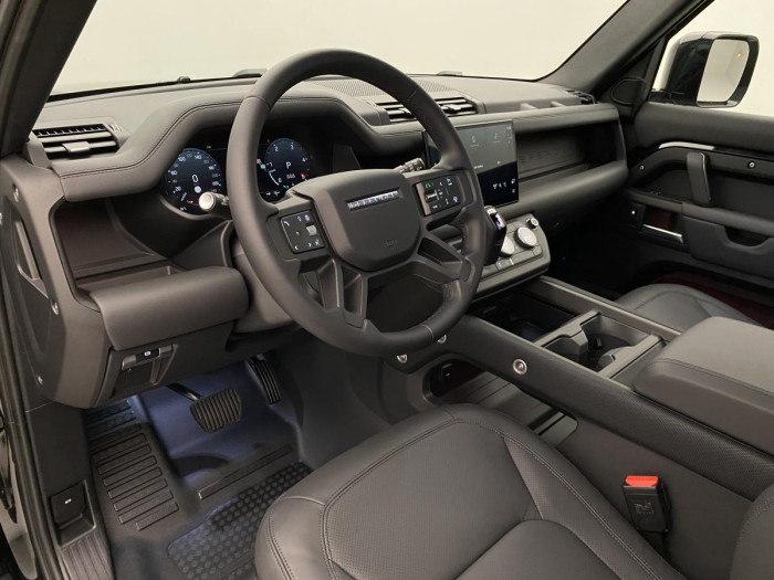 Land Rover Defender 130 D300 OUTBOUND 3.0 d