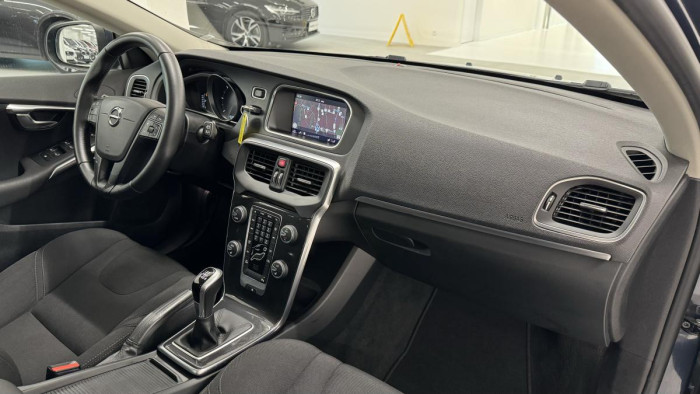Volvo V40 D2 PANORAMA REZERVACE 2.0 d Panorama