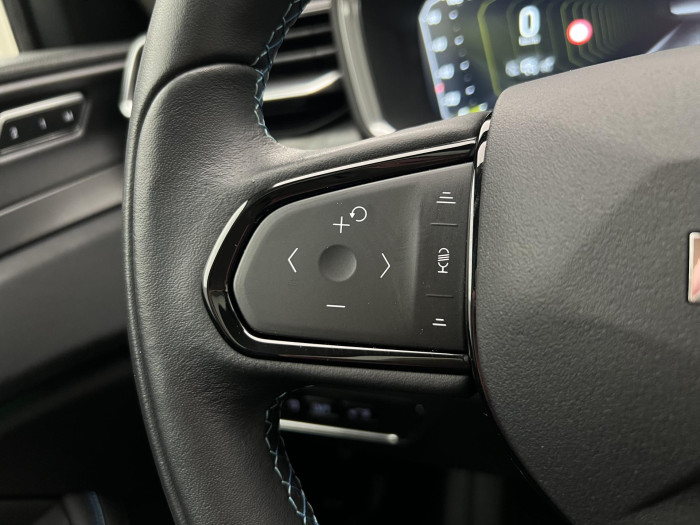 Lynk & Co 01 PHEV DCT AUT