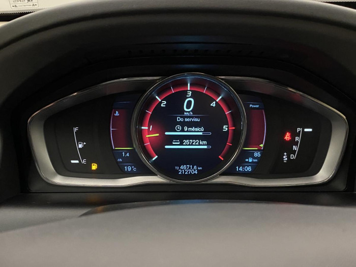 Volvo XC60 D4 AWD SUMMUM REZERVACE 2.4 d Summum