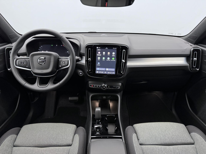 Volvo XC40 B3 AUT DARK PLUS