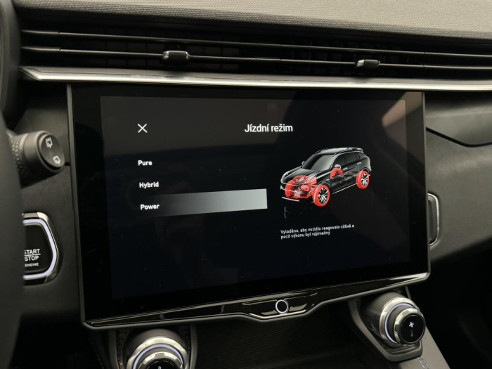 Lynk & Co 01 PHEV DCT AUT 1.maj. REZERVACE