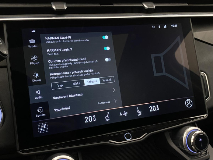 Lynk & Co 01 PHEV DCT AUT 1.maj