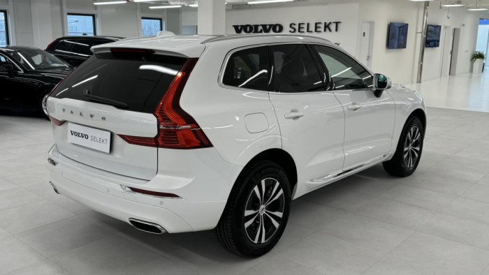 Volvo XC60 T6 AWD RECHARGE REZERVACE