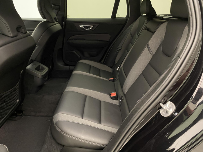 Volvo V60 B4 DARK PLUS AUT CZ