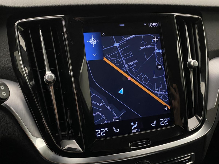 Volvo V60 B4 MOMENTUM AUT REZERVACE 2.0 Momentum