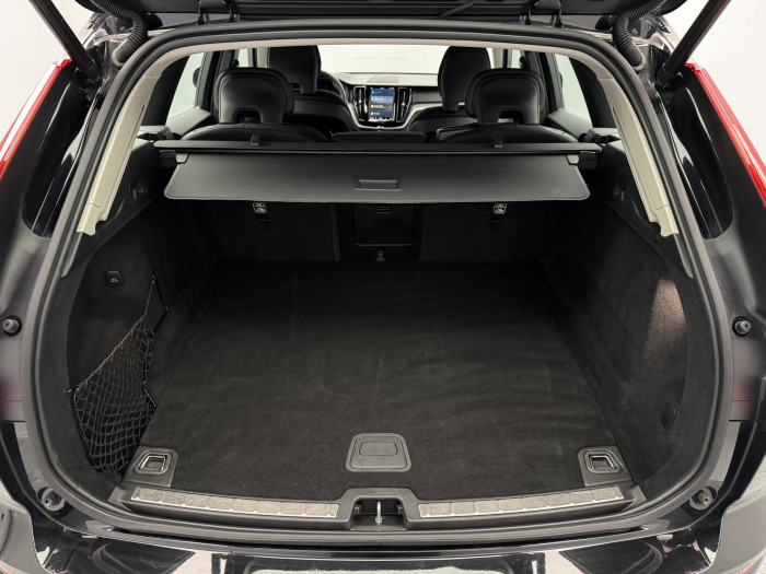 Volvo XC60 B4 AWD CORE CZ 1. maj