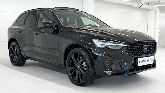 Volvo XC60 B5 AWD ULTIMATE REZERVACE
