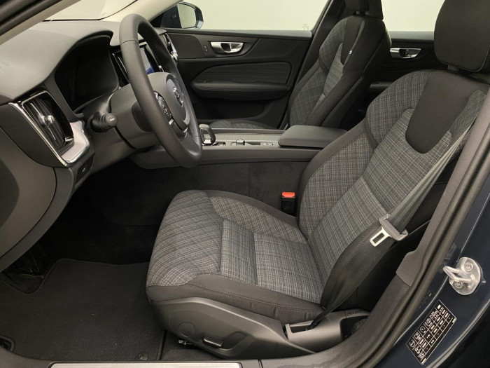 Volvo V60 B3 AUT  ESSENTIAL