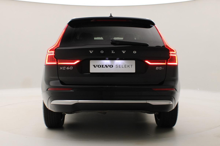 Volvo XC60 B5 AWD INSCRIPTION REZERVACE