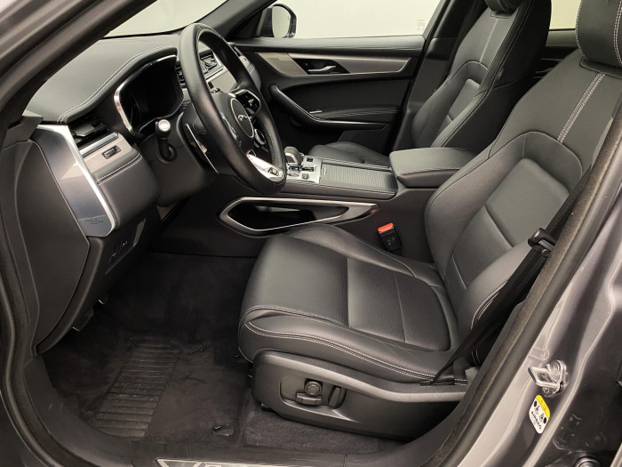 Jaguar F-Pace P250 SE AWD AUT REZERVACE 2.0 SE