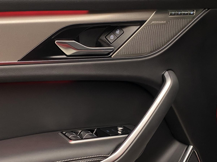 Jaguar F-Pace D300 R-DYNAMIC HSE AWD AUT 3.0 d Dynamic