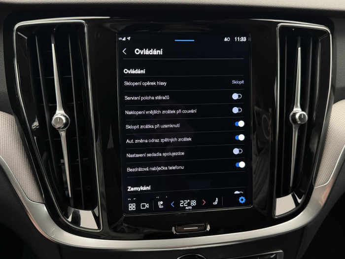 Volvo V60 B4 PLUS DARK 1.maj