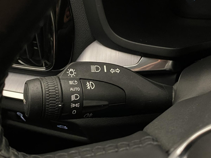 Volvo V60 B4 MOMENTUM AUT REZERVACE 2.0 Momentum
