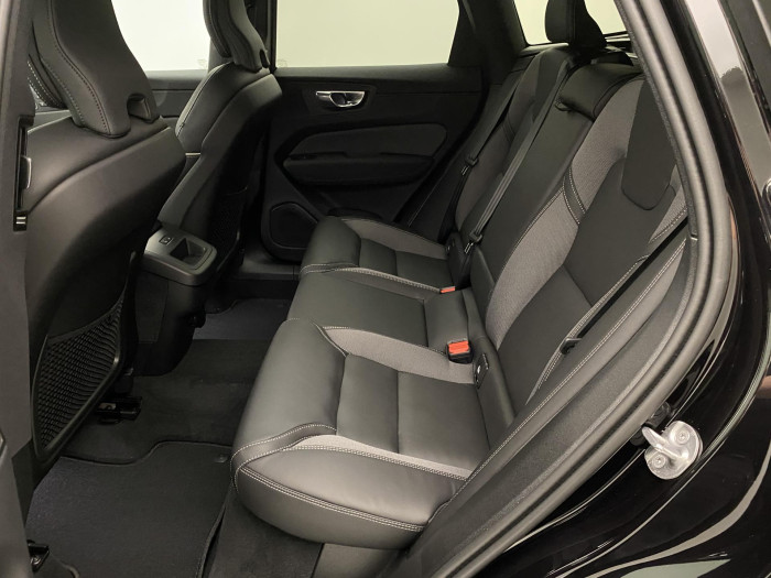 Volvo XC60 B5 AWD AUT PLUS BLACK EDITION