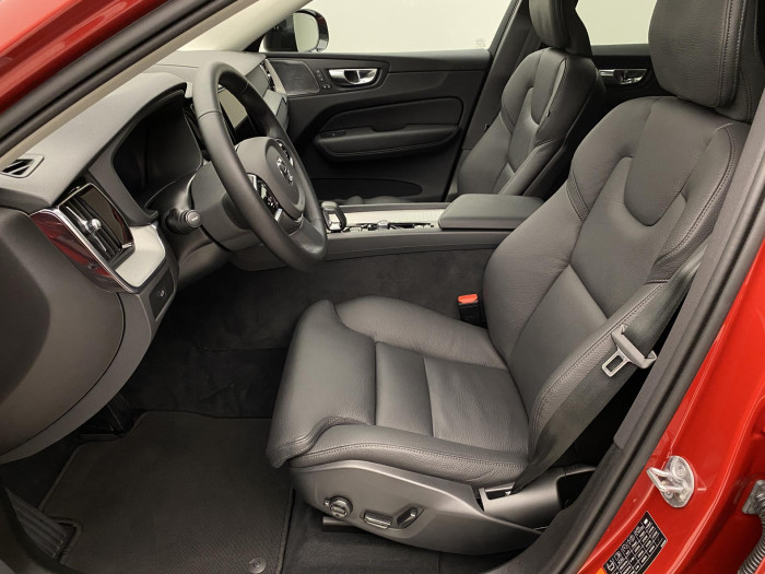 Volvo XC60 B5 AWD DARK PLUS REZERVACE