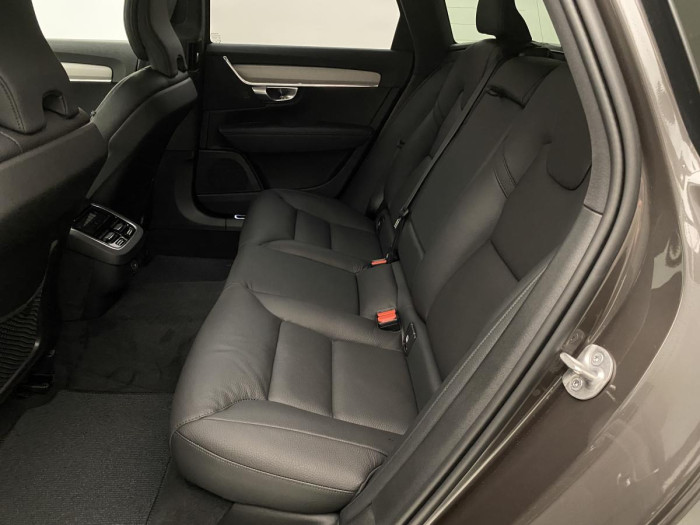 Volvo V90 CC B4 AWD PLUS AUT REZERVACE 2.0 CC CC Plus