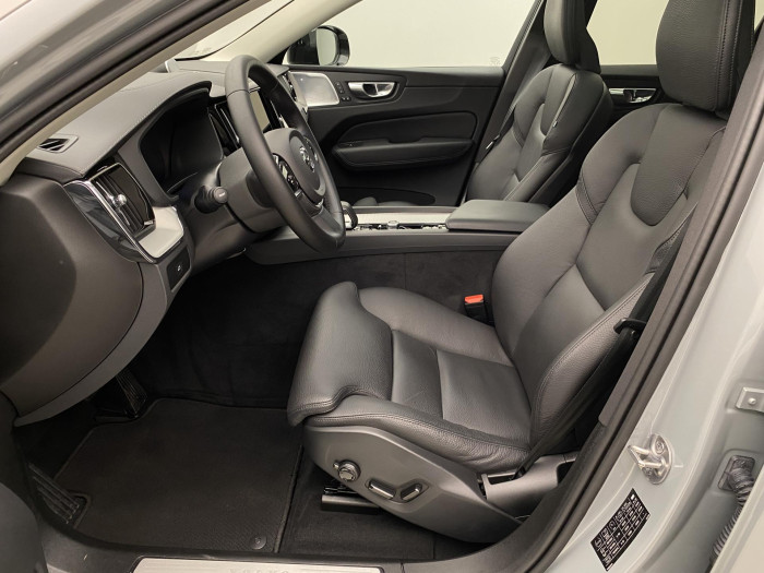 Volvo XC60 B5 AWD DARK ULTIMATE AUT CZ