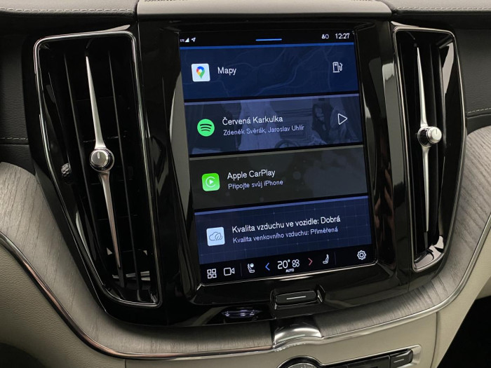 Volvo XC60 B5 AWD ULTIMATE AUT REZERVACE