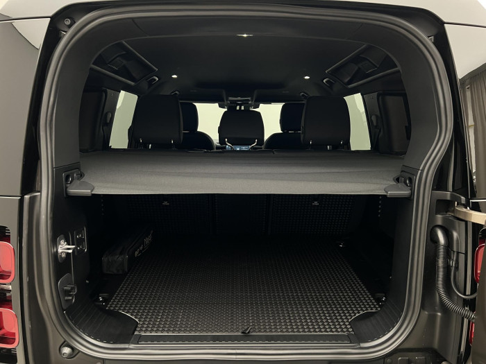 Land Rover Defender 110 D250 XDYNAMIC SE REZERVACE 3.0 d SE