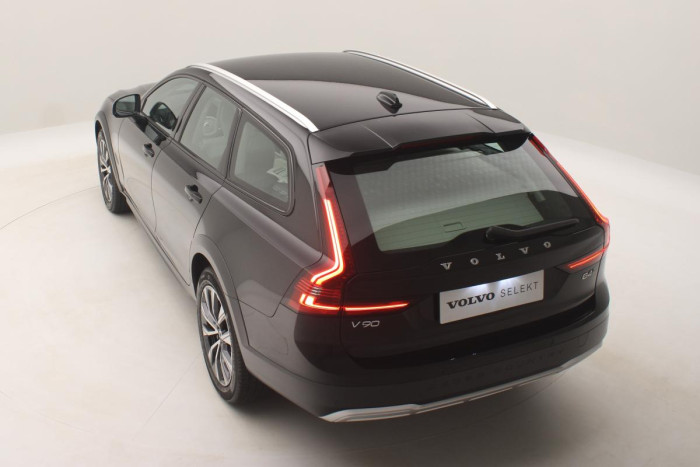 Volvo V90 CC B4 AWD PLUS AUT 1.maj