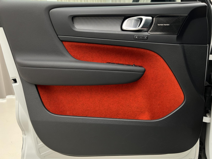 Volvo XC40 T4 AWD R-DESIGN AUT CZ