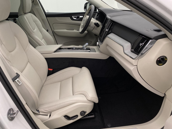 Volvo XC60 T6 AWD PLUG-IN DARK PLUS AUT