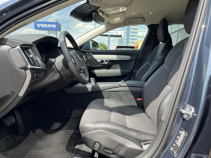 Volvo V90 B4 AWD MOMENTUM Aut REZERVACE 2.0 Momentum