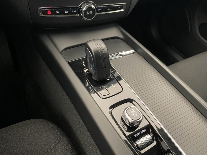 Volvo XC60 B4 AWD MOMENTUM AUT CZ 2.0 Momentum