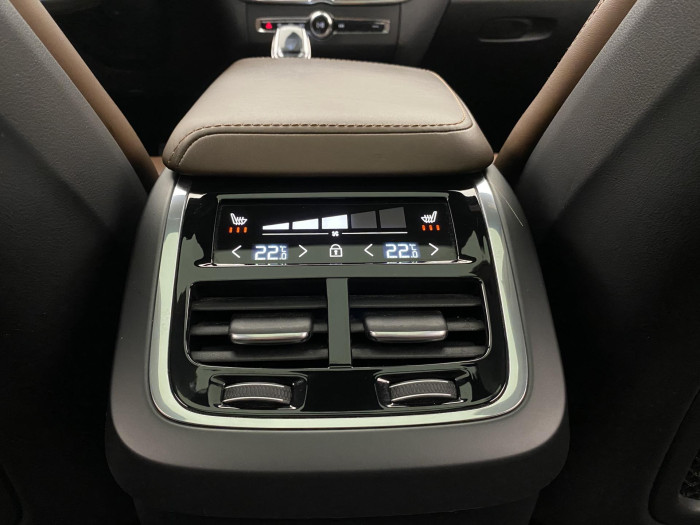 Volvo XC60 B5 AWD INSCRIPTION AUT CZ