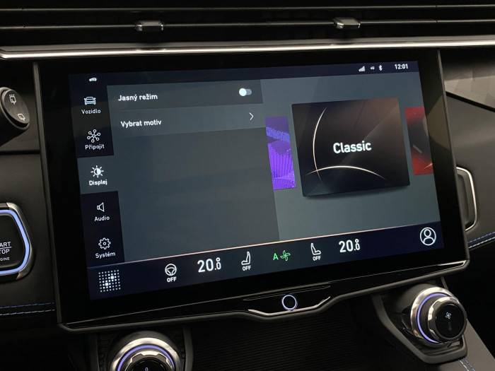 Lynk & Co 01 PHEV DCT AUT 1.maj REZERVACE