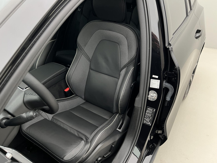 Volvo V60 T6 AWD RECHARGE ULTRA DARK AUT