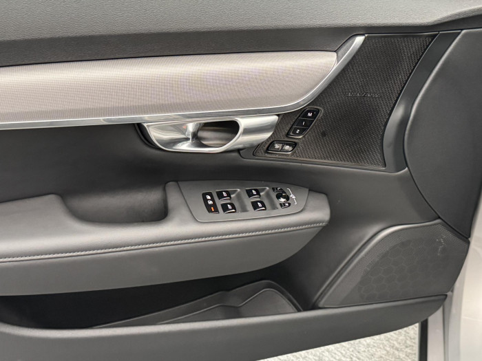 Volvo V90 T6 AWD RECHARGE DARK 1.maj