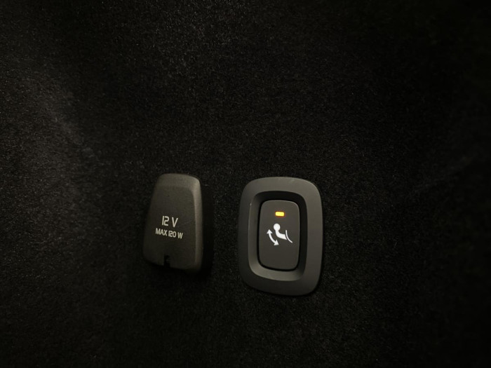 Volvo V60 B4 MOMENTUM AUT REZERVACE 2.0 Momentum